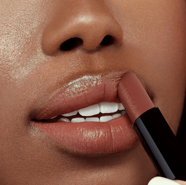 Sigma Beauty Infinity Point Lipstick - Red Velvet