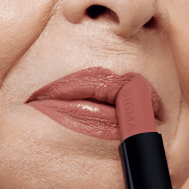 Sigma Beauty Infinity Point Lipstick - Red Velvet