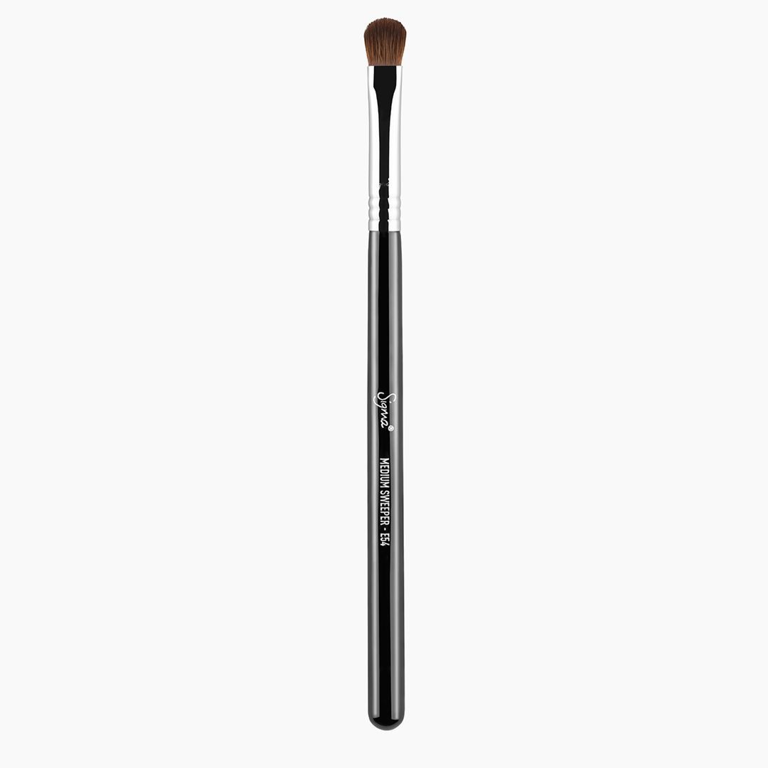 Sigma Beauty Medium Sweeper Makeup Brush (E54)