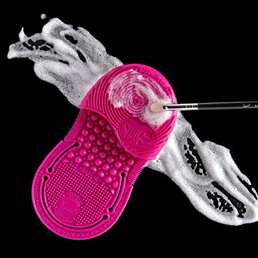 Sigma Beauty Spa Express Brush Cleaning Glove