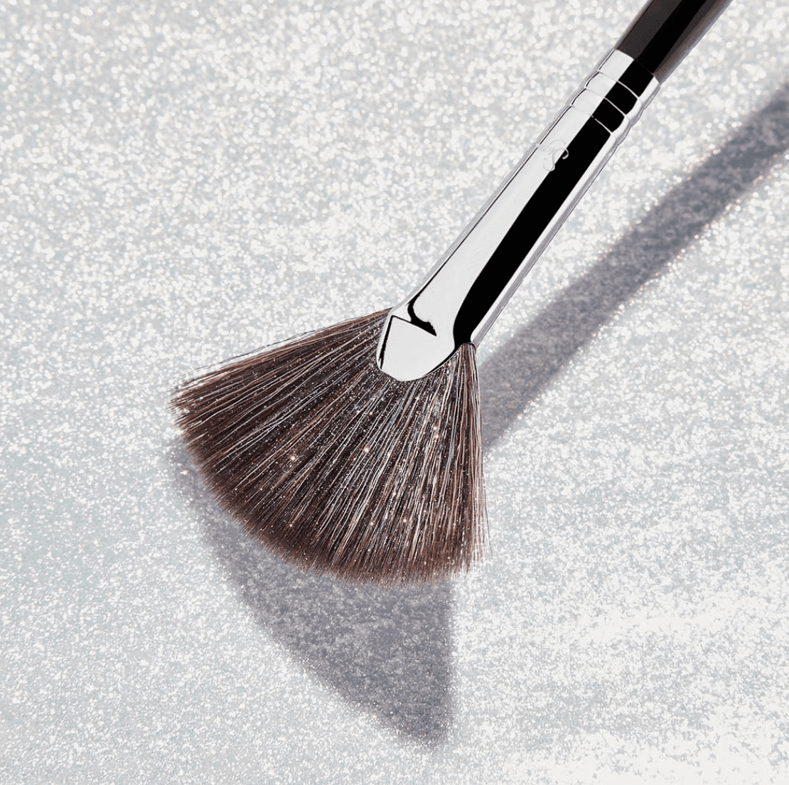 Sigma Beauty Strobing Fan Brush (F42)