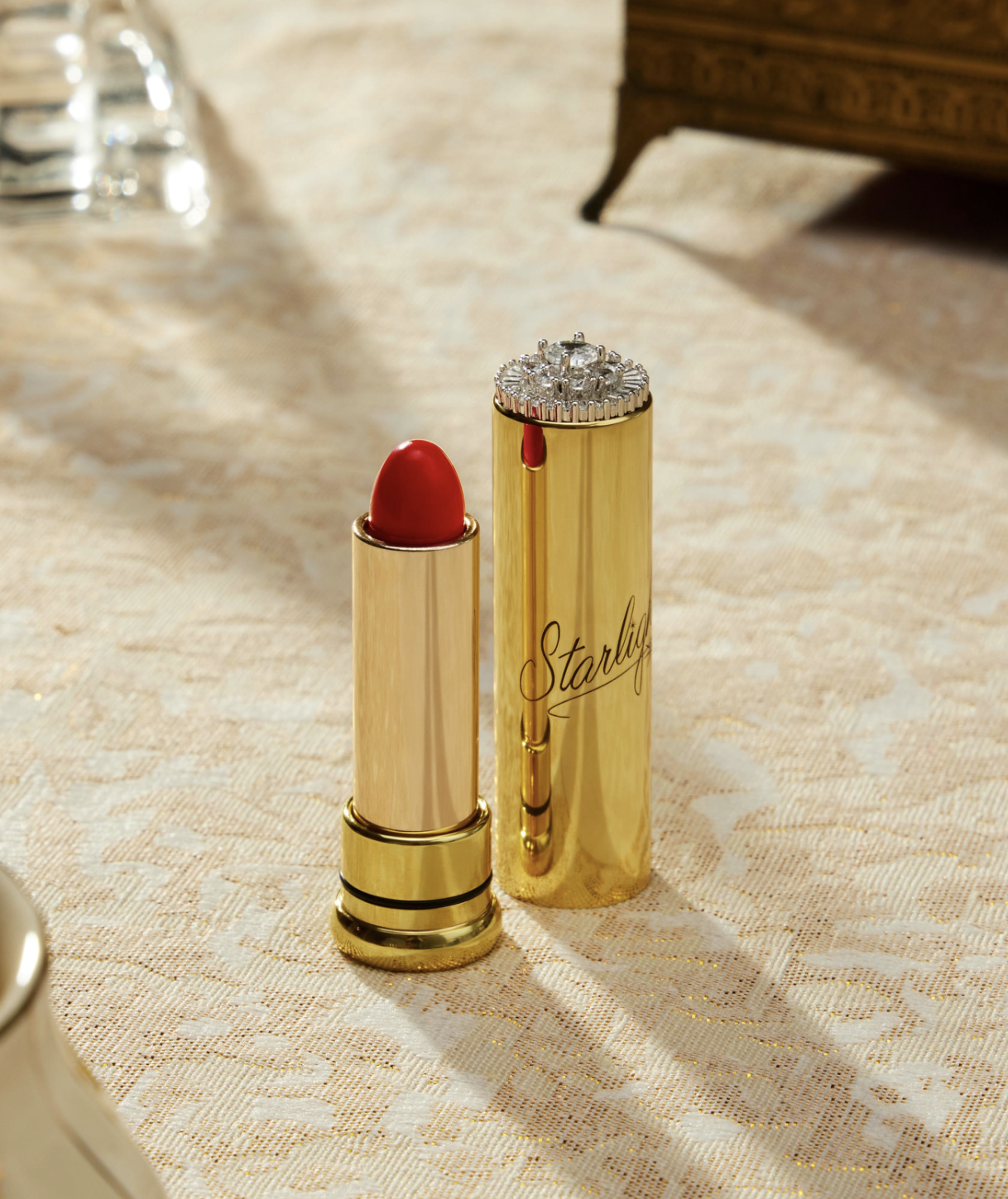 Starlight Vintage Cosmetics - A Salute in Red (1940)