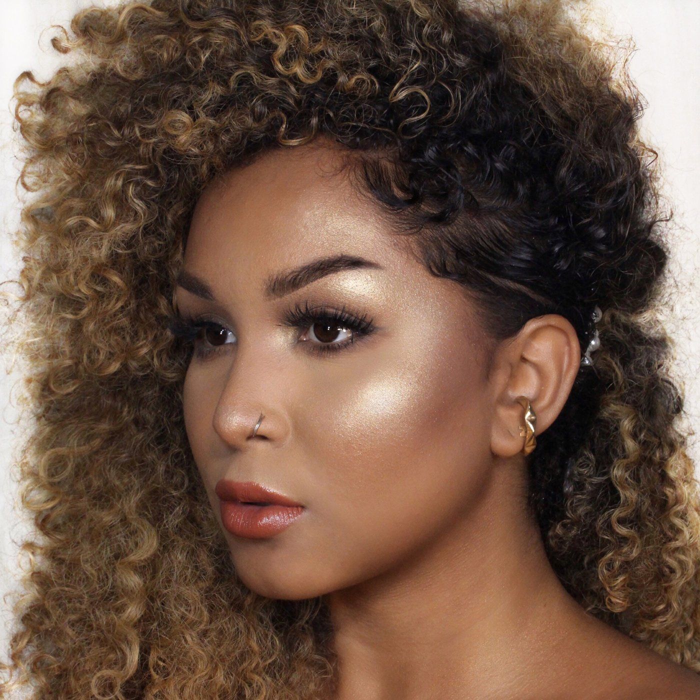 thebalm let's bolt highlighter