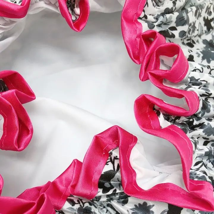 Wrapables Reusable Womens Waterproof Shower Caps, Gray Pansies