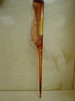 Brown RatTail Comb