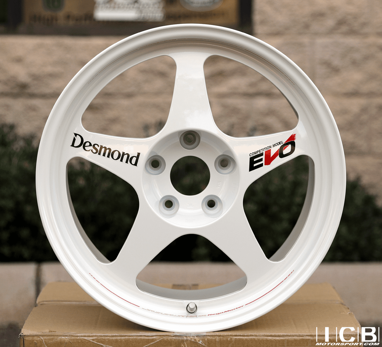 Desmond Regamaster EVO II 17X9.5 5X114.3 +28 Offset Gloss White Pre-Order