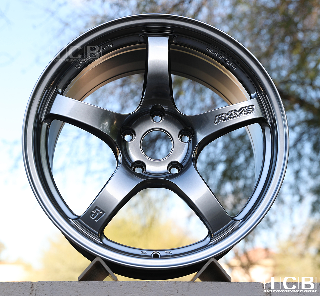 Rays Gram Lights 57CR 18X9.5 5X120 +38 Offset Grace / Formula