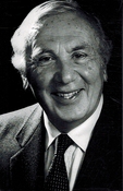 A'mal al-Siyasiyah Nizar Qabbani # 3 عمال السياسية نزار قباني