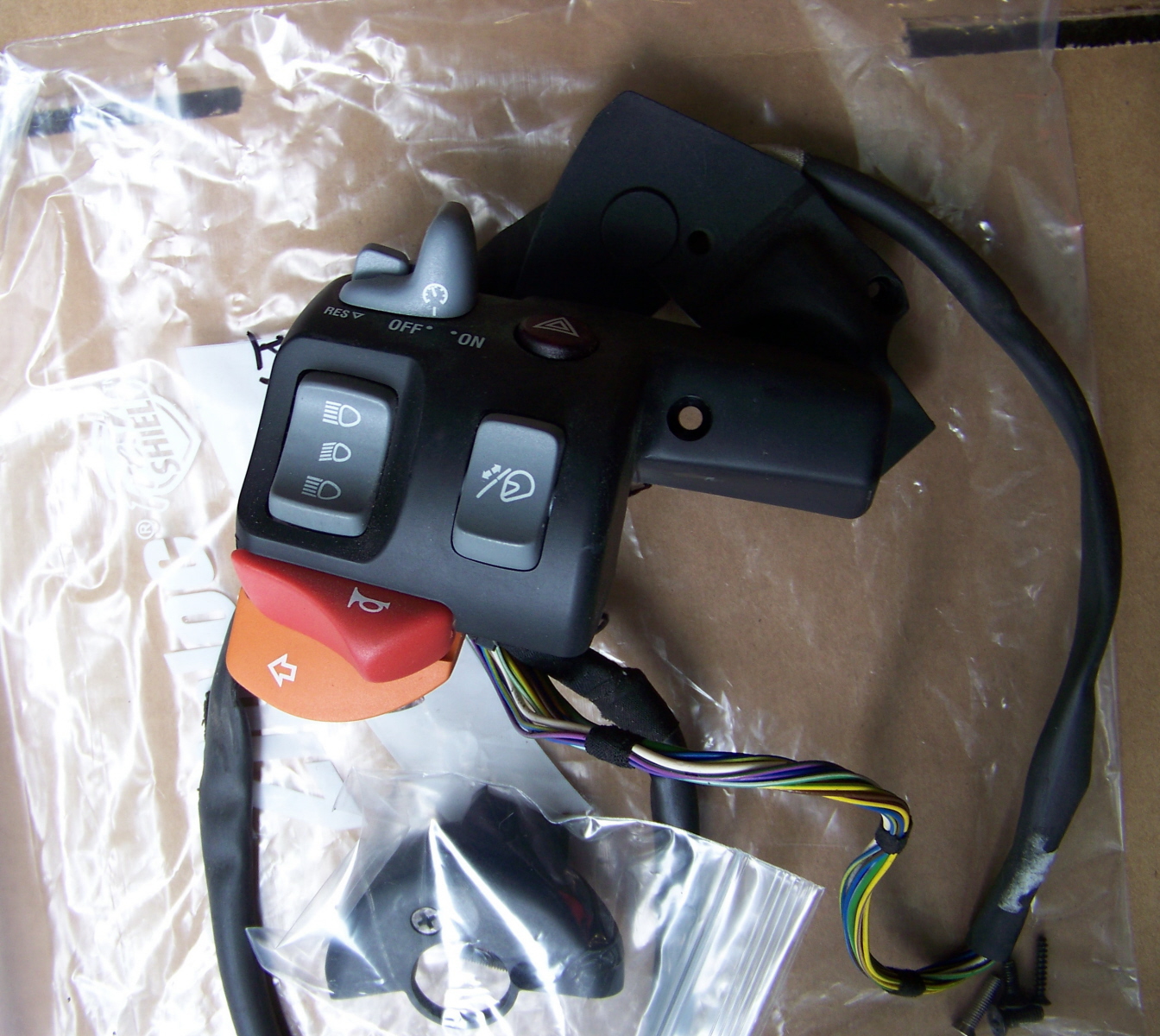 K1200GT (Through 2005)) Left Side Handlebar Switchgear For Cruise Control