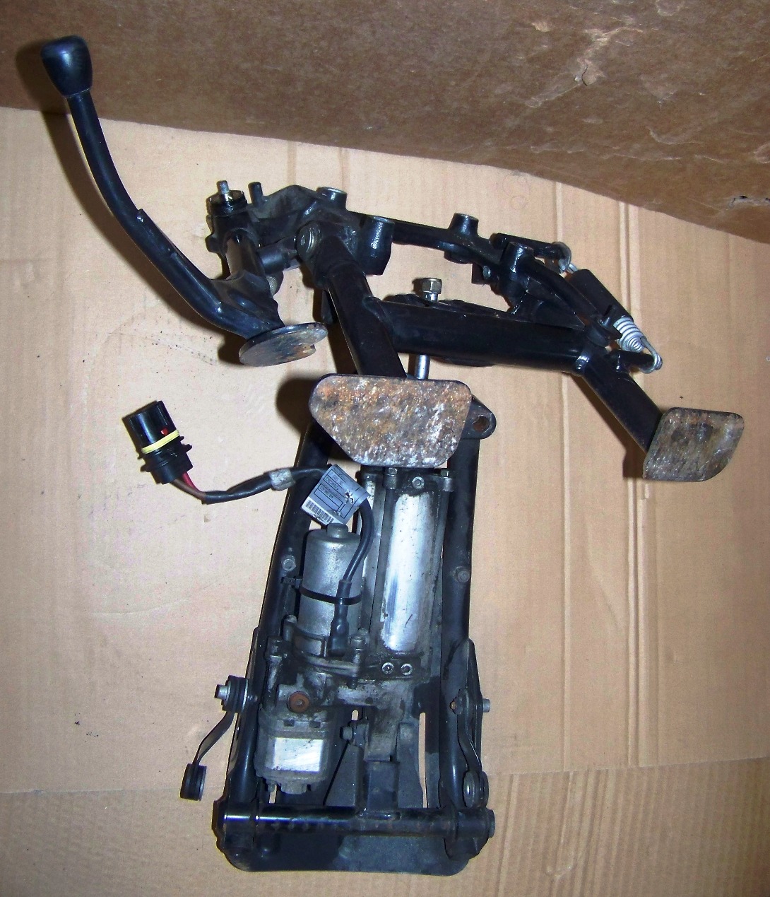 K1200LT HydroElectric Center Stand Actuator & Stand