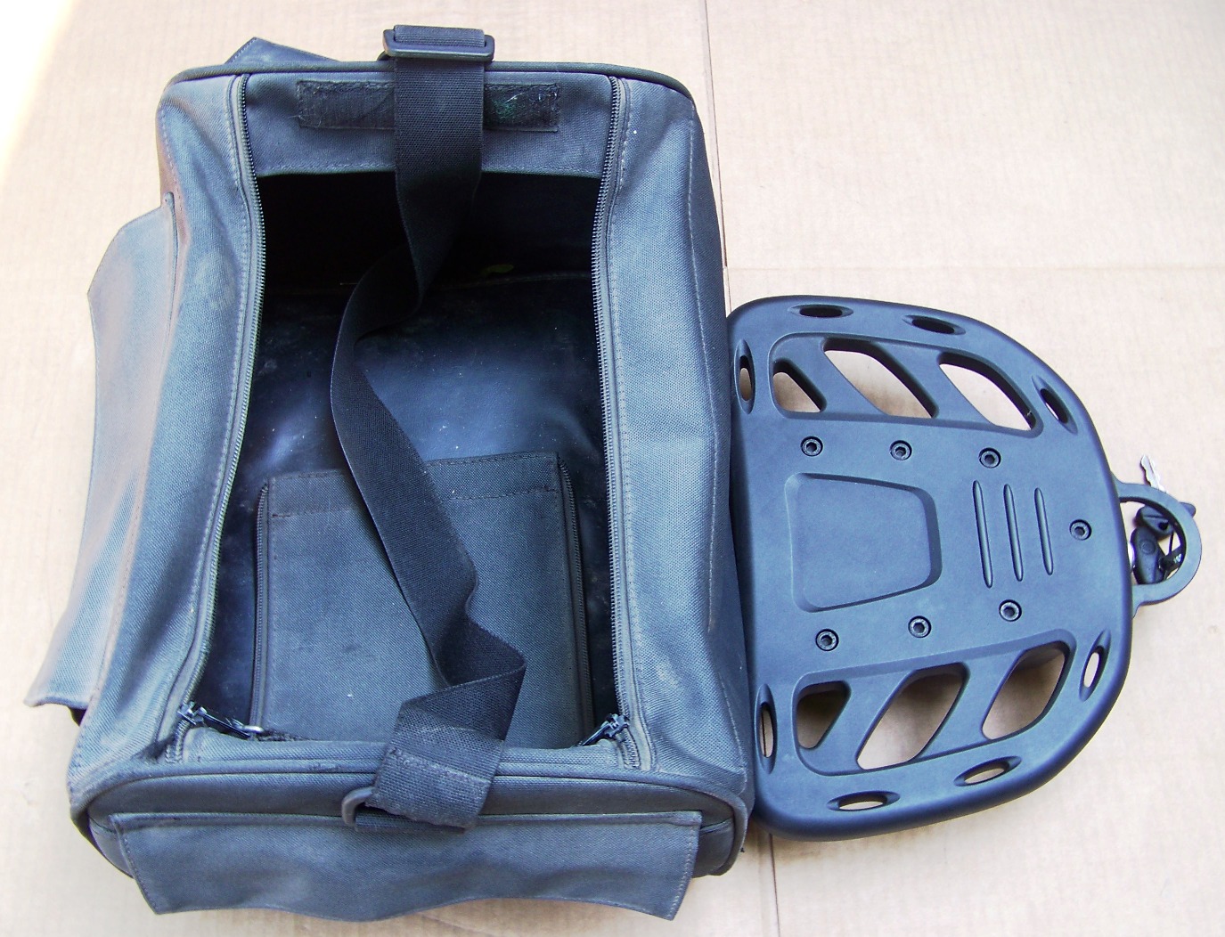 K1200RS/GT & R1150R Rear 22Liter Soft Bag W/Locking Luggage Carrier & Key