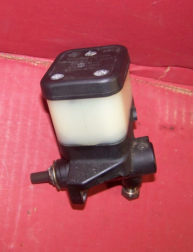 K75/100 (2 Valve Bikes Only) Front Brake Master Cylinder