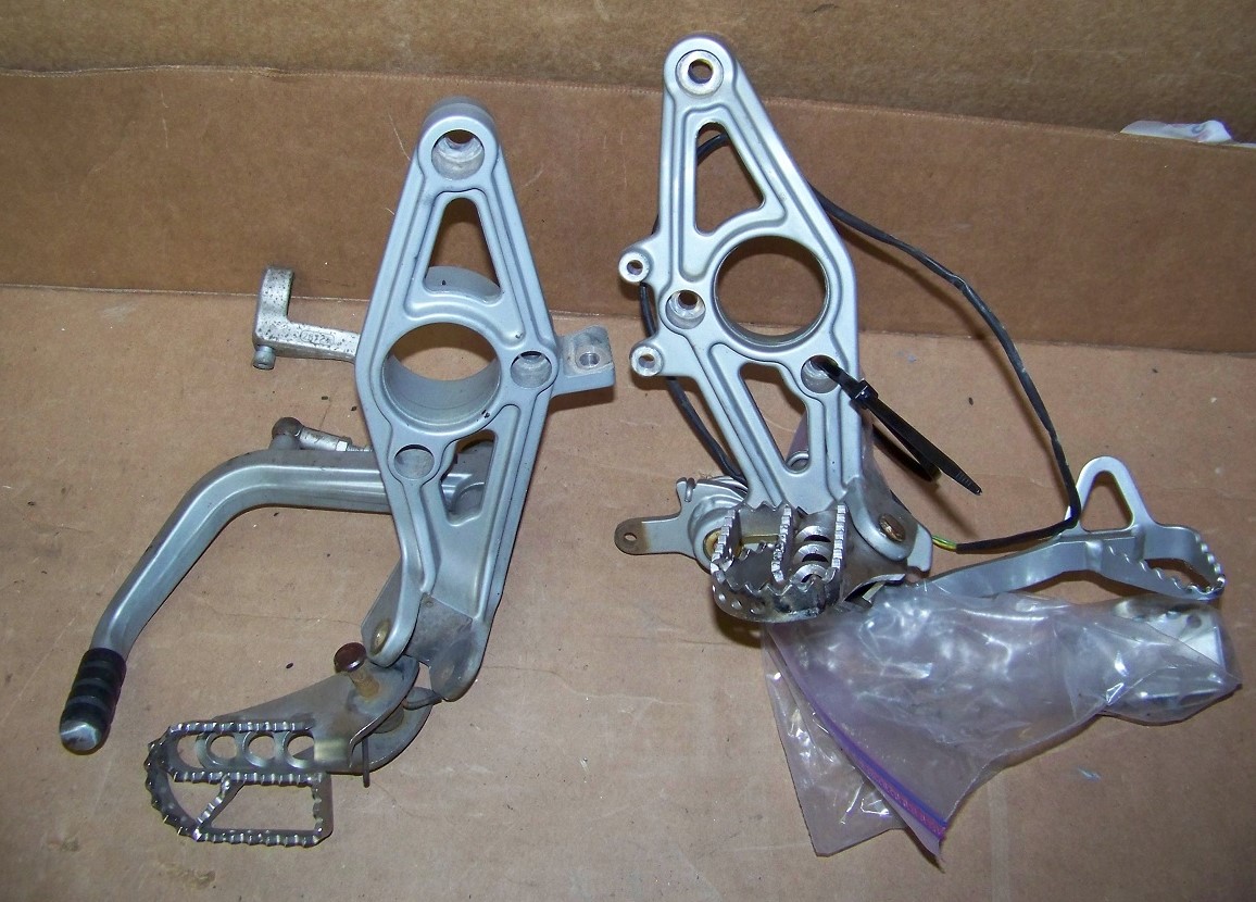 R1150GS Right & Left Side Footpeg Mounts W/ Aftermarket Pegs, Shift