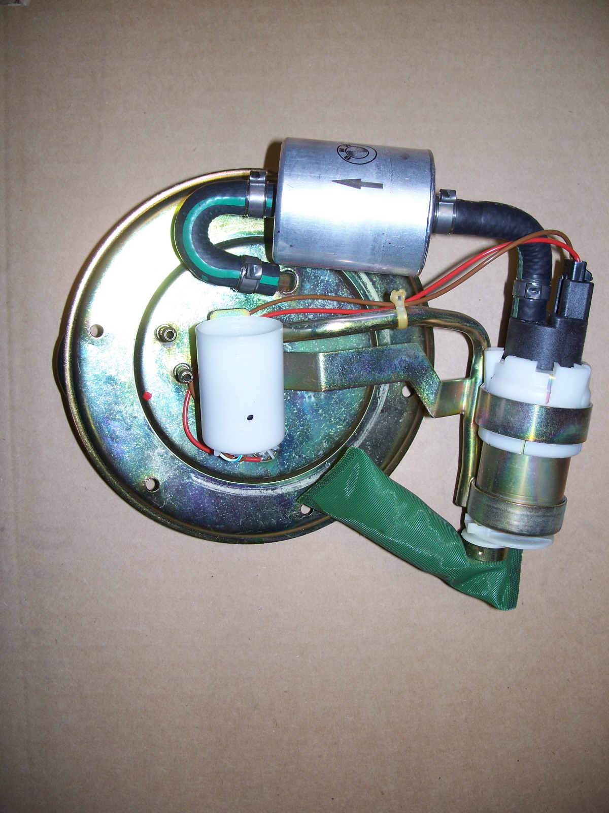 R1150R Fuel Pump/Plate Assembly