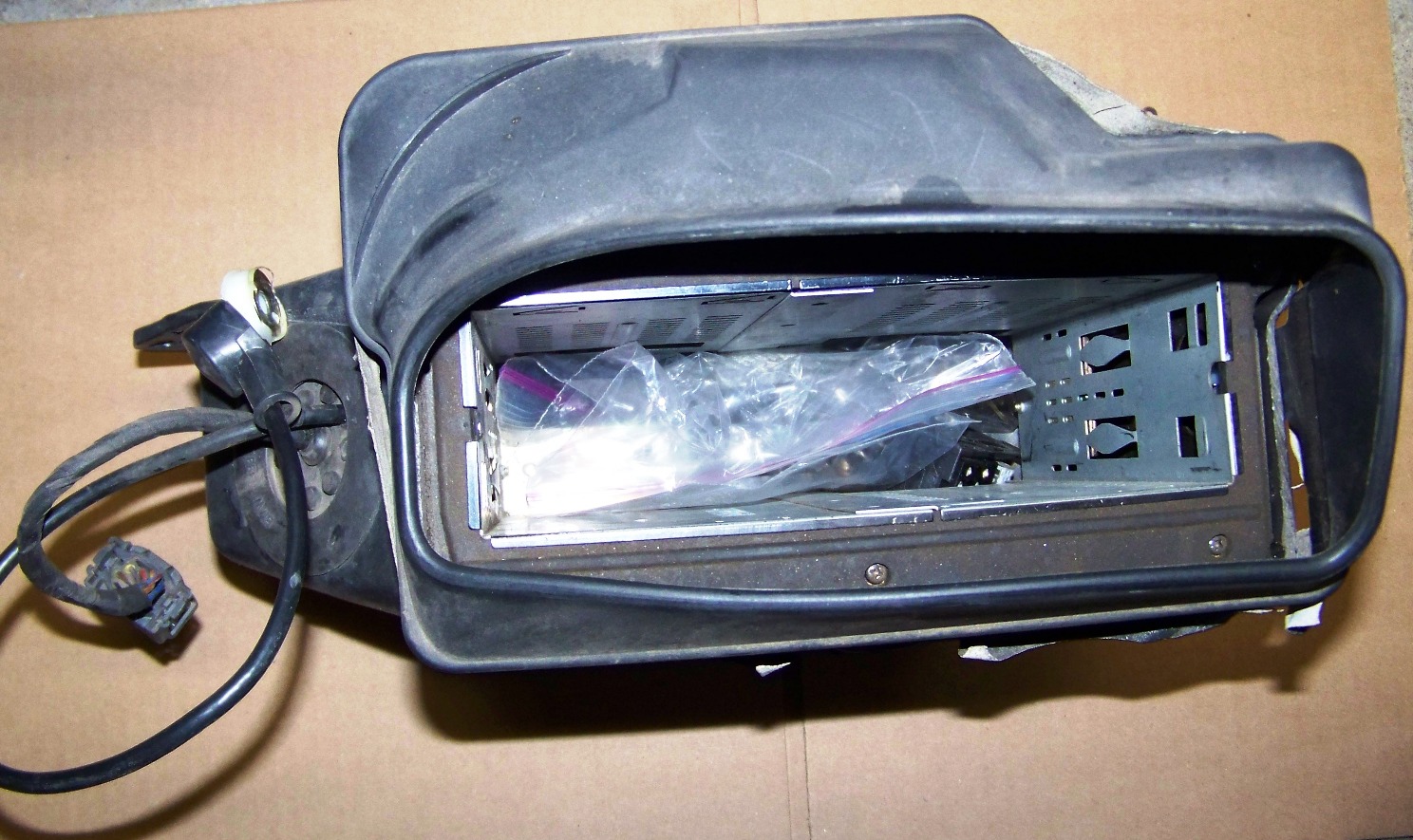 R1150RT Radio Glove Box, Bracket & Harness