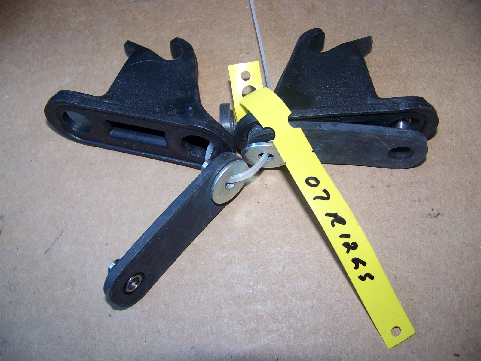 R1200GS Front Seat Mounting Hardware