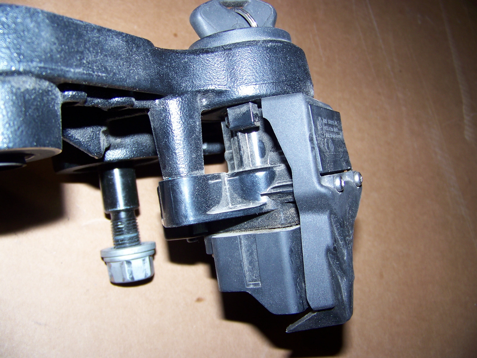 R1200RT Upper Fork Bridge W/Ignition Switch, (No Key), & Ring Antenna