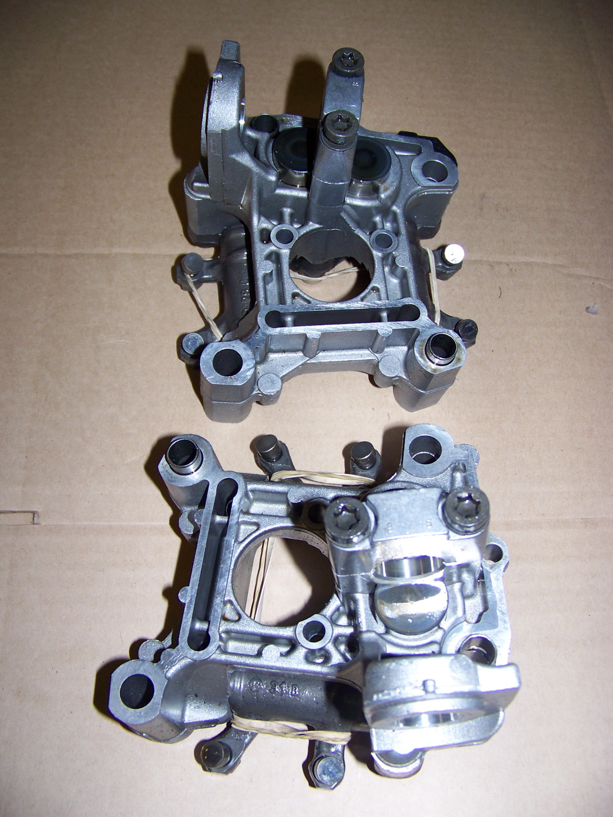 R850/ 1100/ 1150 (All) & R1200C Right & Left Side Camshaft Supporting