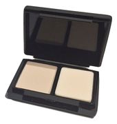 Bobbi Brown Illuminating Finish Powder Compact Foundation SPF 12 in Warm Ivory 1