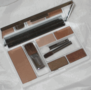 Clinique Compact Colour Palette with Sunkissed Bronzer, Champagne, Toffee, Rum Spice and Deep Colour Surge Eyeshadows - Very Rare - u/b