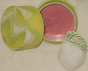 Clinique Glow Crazy Powder Highlighter in Crushed Candy