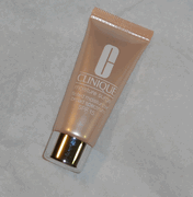 Clinique Moisture Surge Tinted Moisturizer Broad Spectrum SPF 15 in Golden