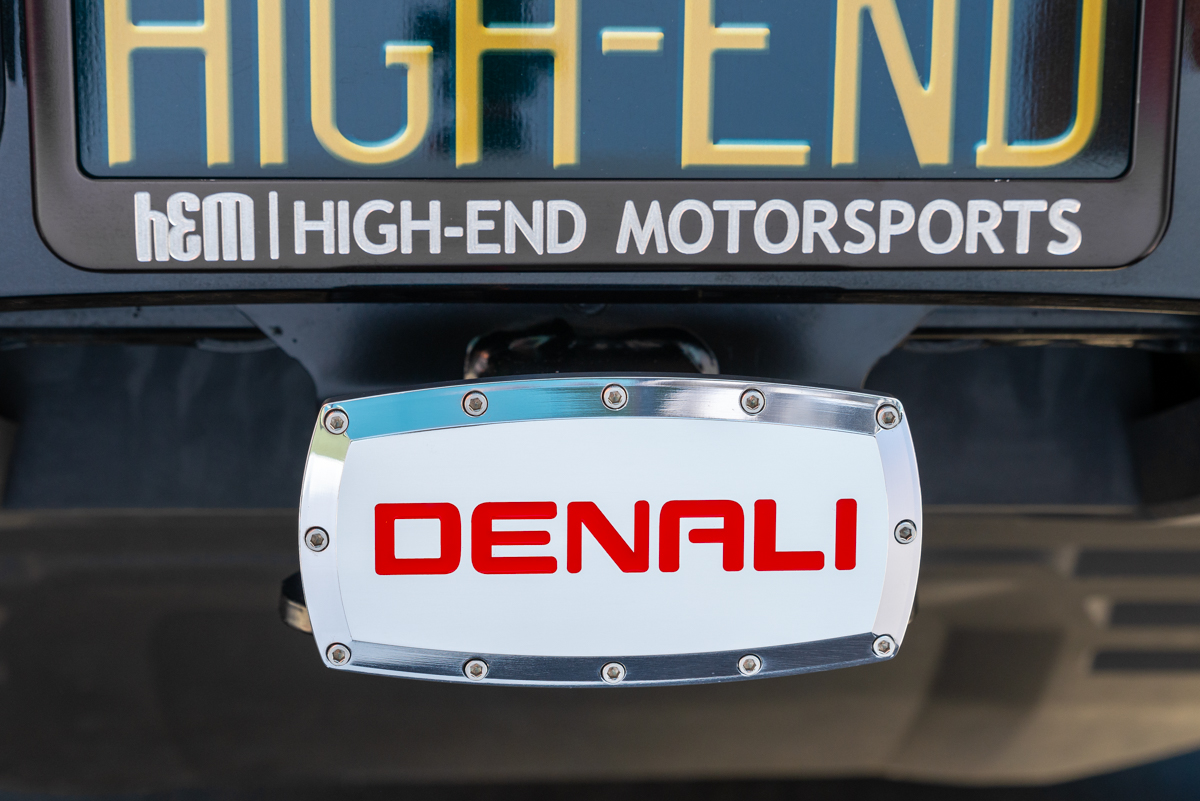 thumbnail interactive-video image 1 of Acura MDX Billet Aluminum Tow Hitch Cover – Engraved – Chrome Finish – 8130120 1 of 3