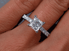 1.32 CTW PRINCESS CUT DIAMOND ENGAGEMENT RING