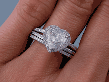1.37 CTW HEART SHAPE DIAMOND WEDDING RING SET F VS2 (Includes a Matching Wedding Ring) 