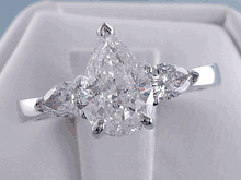 1.42 CTW PEAR SHAPE DIAMOND ENGAGEMENT RING 