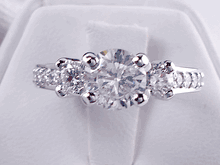 1.66 CTW ROUND CUT DIAMOND ENGAGEMENT RING