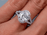 1.70 CTW OVAL CUT DIAMOND ENGAGEMENT RING D SI1