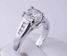 1.70 CTW ROUND CUT DIAMOND ENGAGEMENT RING
