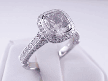 3.00 CTW CUSHION CUT DIAMOND ENGAGEMENT RING