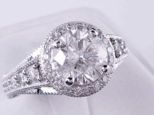 3.02 CTW ROUND CUT DIAMOND ENGAGEMENT RING