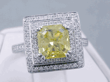 3.67 CTW RADIANT CUT DIAMOND ENGAGEMENT RING VIVID FANCY YELLOW  SI1