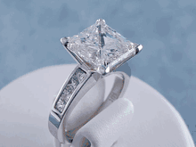 4.67 CTW PRINCESS CUT DIAMOND ENGAGEMENT RING
