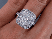 5.00 CTW CUSHION CUT DIAMOND ENGAGEMENT RING