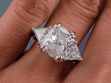 5.51 CTW CUSHION CUT DIAMOND ENGAGEMENT RING