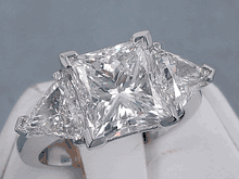 5.54 CTW PRINCESS CUT DIAMOND ENGAGEMENT RING H VS2