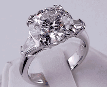 5.56 CTW ROUND CUT DIAMOND ENGAGEMENT RING