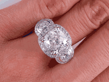 5.57 CTW CUSHION CUT DIAMOND ENGAGEMENT RING G SI3