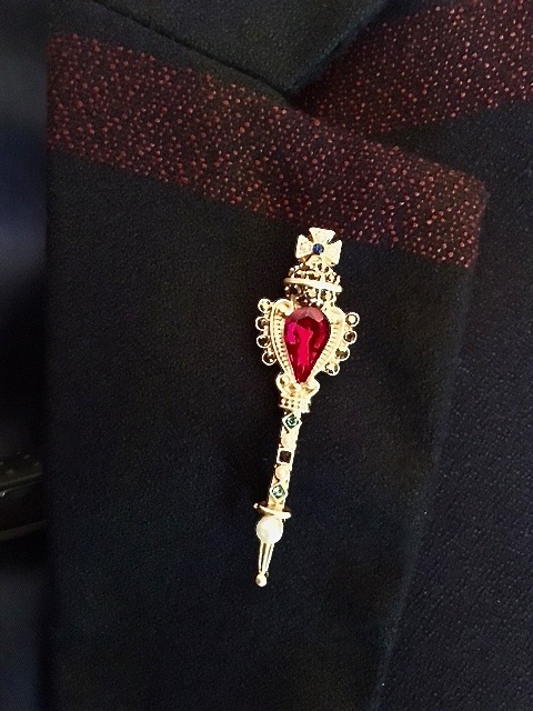 Jeweled lapel pins best sale