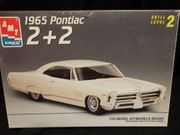AMT 6629     --     1965 Pontiac 2+2   1:25