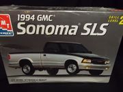 AMT 8128     --     1994 GMC Sonoma SLS   1:25