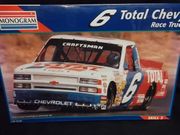 Monogram 2475     --    '#6 Total' Chevy Race Truck   1:24
