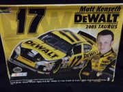 Revell 2858     --      #17 Matt Kenseth 'DeWalt' 2005 Taurus   1:24   (rough box)