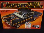 MPC 1028     --     Charger Street Machine   1:25
