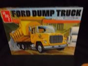 Amt 1526 Ford Dump Truck LNT-8000     1/25
