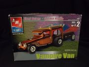 Amt 31772 Vampire Van     1/25
